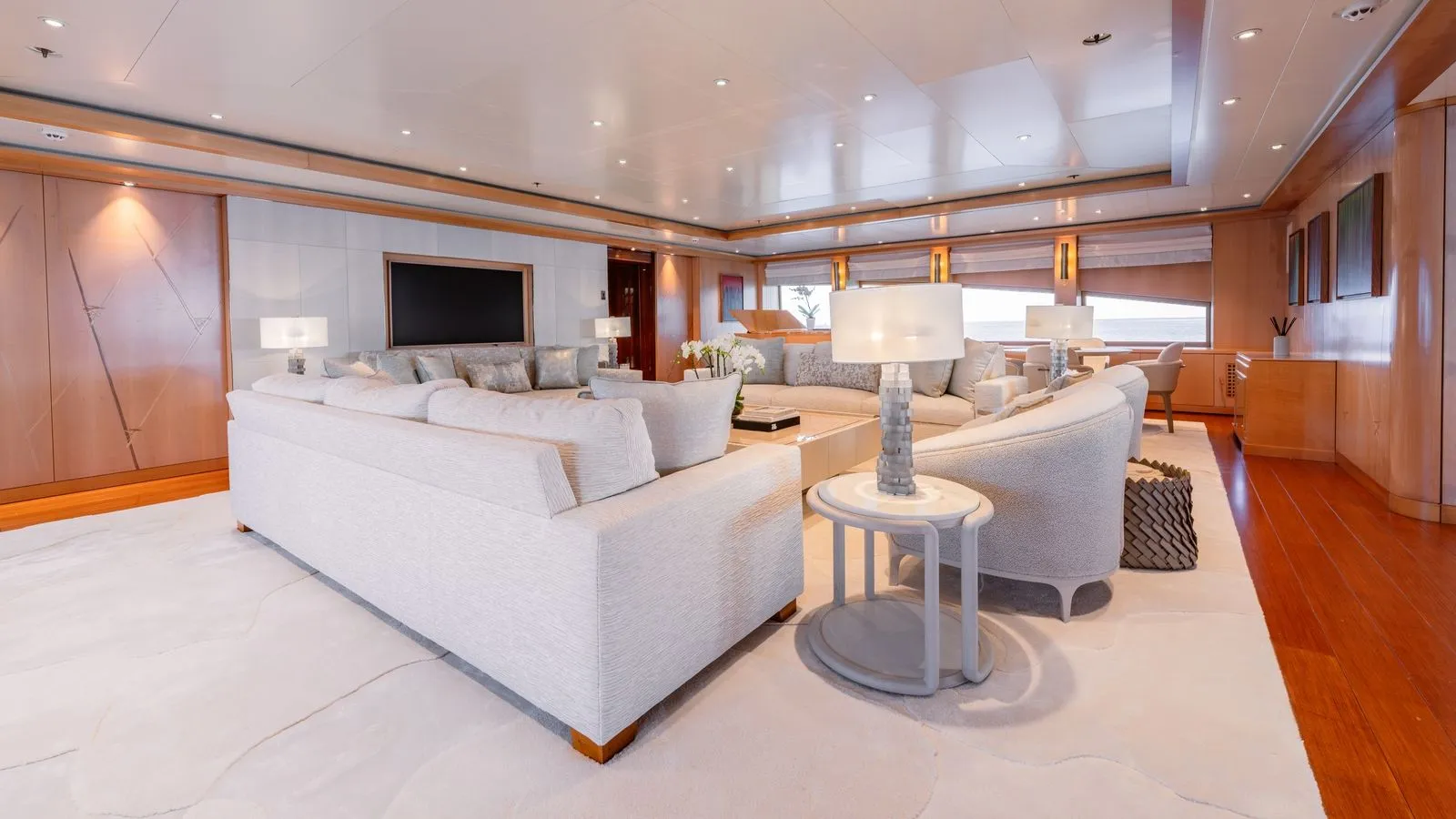 BATELLO master suite cabin