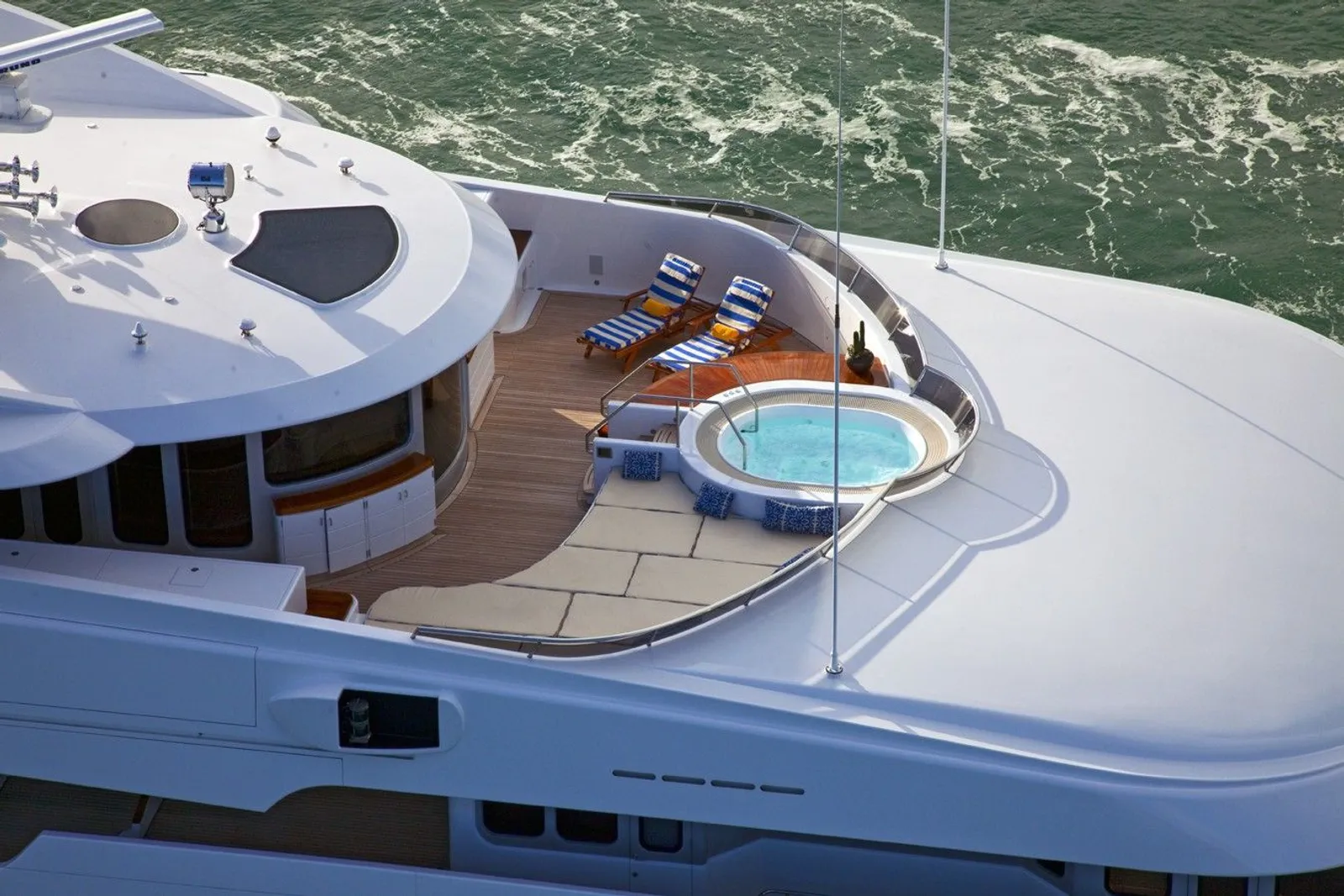 BLUE MOON sun deck lounge area